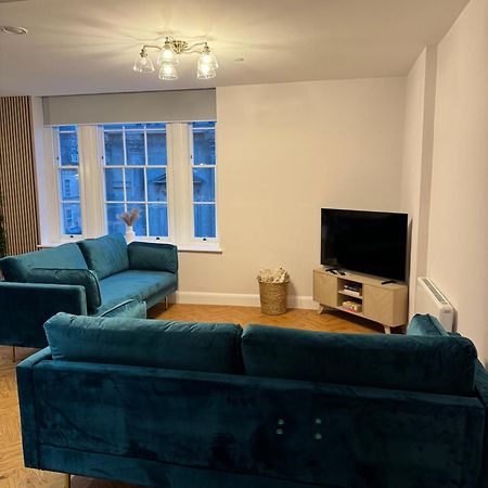Haus Of Sulis, City Centre Apartment With Lift Access Bath Luaran gambar