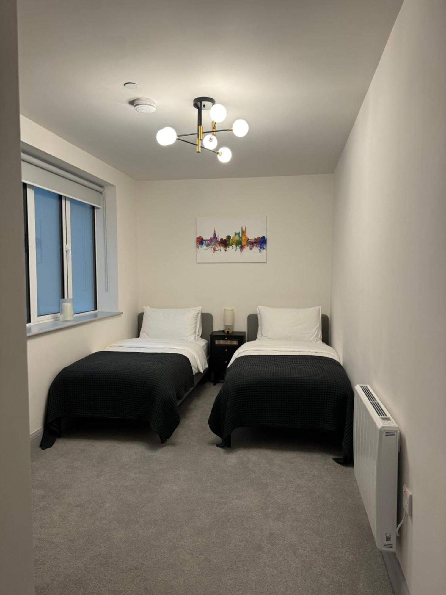 Haus Of Sulis, City Centre Apartment With Lift Access Bath Luaran gambar
