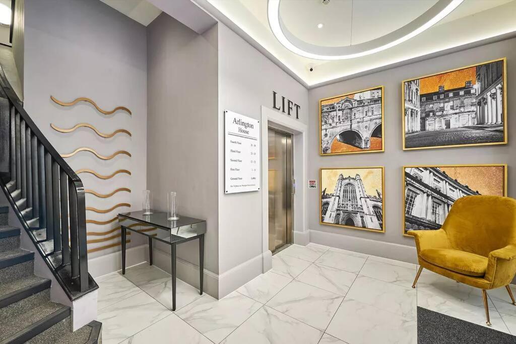 Haus Of Sulis, City Centre Apartment With Lift Access Bath Luaran gambar